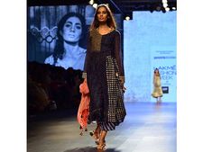 ಲ್ಯಾಕ್ಮೆ ಫ್ಯಾಷನ್ ವೀಕ್-ಬ್ಯಾನರ್ಜಿಯವರ ಕೈಚಳಕಕ್ಕೆ ಬಹುಪರಾಕ್ 