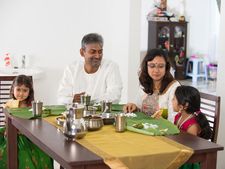 ಮಾನವನ ಏಳು ಬೀಳಿನ ಜೀವನದಲ್ಲಿ ಕುಟುಂಬದ ಪಾತ್ರ 