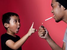 ನಿಮ್ಮ ದುರ್ಗುಣಗಳನ್ನು ಮಕ್ಕಳೆದುರು ತೋರ್ಪಡಿಸಬೇಡಿ! 