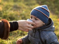 ಮಗುವಿಗೂ ಟೀ ಕುಡಿಸುತ್ತಿದ್ದಿರಾ? ಹಾಗಾದರೆ ಇಂದೇ ನಿಲ್ಲಿಸಿ! 