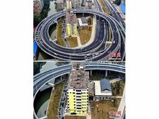 ಅಬ್ಬಬ್ಬಾ, ತಮ್ಮ ಮನೆಯ ಮೇಲೆ ಇವರಿಗೆ ಎಷ್ಟೊಂದು ವ್ಯಾಮೋಹ! 