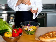 ಉಪ್ಪಿನಂಶ ಆಹಾರವನ್ನು ಕಡಿಮೆ ಸೇವಿಸಿ-ತೂಕ ಕಳೆದುಕೊಳ್ಳಿ! 