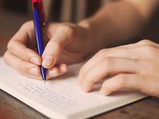 ವ್ಯಕ್ತಿಯ 'ಹಸ್ತಾಕ್ಷರ' ಕೂಡ ಆತನ ವ್ಯಕ್ತಿತ್ವವನ್ನು ಬಿಚ್ಚಿಡುತ್ತದೆ!  	