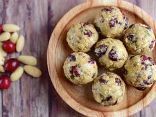 ಸಿಹಿ ತಿನಿಸಿನ ರಾಜ ನಮ್ಮ ಗಣಪನಿಗೆ 'ಓಟ್ಸ್ ಲಡ್ಡು' 