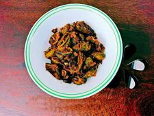 ಹಾಗಲಕಾಯಿ ಪಲ್ಯ, ಅರೆ ಮುಖ ಸಿಂಡರಿಸಬೇಡಿ..!    