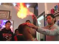 ಈತ ಕತ್ತರಿಯ ಬದಲು ಬೆಂಕಿಹಚ್ಚಿ ತಲೆಕೂದಲು ಕತ್ತರಿಸುತ್ತಾನೆ! 