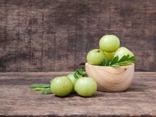 ಬ್ಯೂಟಿ ಟಿಪ್ಸ್: ಬೆಟ್ಟದ ನೆಲ್ಲಿಕಾಯಿಯ ಚಮತ್ಕಾರ ನೋಡಿರಣ್ಣಾ.... 