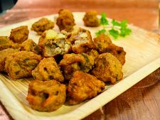 ಸಿಂಗಾರೆ ಹಿಟ್ಟಿನಿಂದ ಮಾಡಿದ ಬಿಸಿ ಬಿಸಿ ಪಕೋಡ ರೆಸಿಪಿ