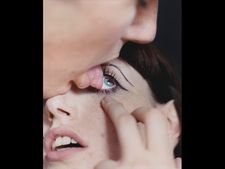 ಈಕೆ ತನ್ನ ಜೊಲ್ಲಿನಿಂದಲೇ ಹಲವು ಕಣ್ಣಿನ ರೋಗಗಳನ್ನು ಗುಣಪಡಿಸುತ್ತಾಳೆ!! 