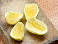 'ಸಂಧಿವಾತಕ್ಕೆ' ಲಿಂಬೆ ಹಣ್ಣಿನ ಸಿಪ್ಪೆಯೇ ಸಾಕು, ಇದಕ್ಕೆಲ್ಲಾ ವೈದ್ಯರ ಬಳಿ ಹೋಗಬೇಡಿ!!