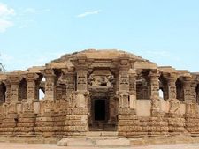 ಭಾರತದ ಈ ಪಟ್ಟಣ, ಏಕಮಾತ್ರ - ’ಕಾನೂನುಬದ್ಧ ಭೂತದ ನಗರ! 