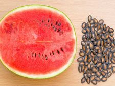 ಆರೋಗ್ಯ ಸಲಹೆ : ಇನ್ನು ಕಲ್ಲಂಗಡಿ ಹಣ್ಣಿನ ಬೀಜಗಳನ್ನು ಬಿಸಾಡಬೇಡಿ! 