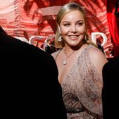 ಆಸ್ಕರ್‌ನಲ್ಲಿ ವರ್ಣರಂಜಿತ ಉಡುಗೆಗಳನ್ನು ಧರಿಸಿ ಮನಕದ್ದವರು