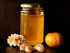 ಬೆಳಿಗ್ಗೆ ಎದ್ದು ನಿಂಬೆರಸದ ನೀರಿಗೆ ಜೇನುತುಪ್ಪ ಬೆರೆಸಿ ಕುಡಿಯಿರಿ    