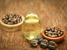 ಕೂದಲುದುರುವ ಸಮಸ್ಯೆಯೇ? ಹಾಗಾದರೆ ಸರಿಯಾಗಿ ಹರಳೆಣ್ಣೆ ಹಚ್ಚಿ... 