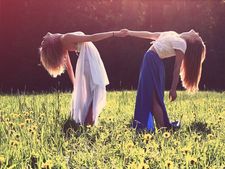  ಕೆಲವು ಮಹಿಳೆಯರು ಇತರ ಮಹಿಳೆಯರತ್ತ ಹೆಚ್ಚು ಆಕರ್ಷಿತರಾಗುತ್ತಾರೆ! ಯಾಕೆ ಗೊತ್ತೇ? 