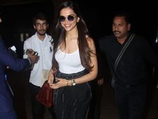 ಏರ್‌ಪೋರ್ಟ್‌ನಲ್ಲಿ ಎಲ್ಲರ ಮನಸ್ಸನ್ನು ಕದ್ದ ಪದ್ಮಾವತ್ ಪ್ರತಿಭೆ ದೀಪಿಕಾ