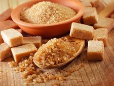 ಸಕ್ಕರೆ ಬಾಯಿಗೆ ಸಿಹಿ ಮಾತ್ರವಲ್ಲ, ಡ್ಯಾಂಡ್ರಫ್ ಕೂಡ ನಿವಾರಿಸುವುದು!  