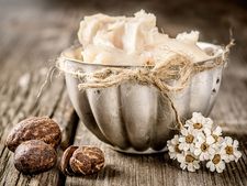 ಕುತ್ತಿಗೆ ಮೇಲಿನ ಕಪ್ಪು ಕಲೆ ನಿವಾರಿಸಲು 'ಶಿಯಾ ಬಟರ್' ಬಳಸಿ   