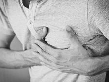 ಸಡನ್ ಆಗಿ ಎದೆ ನೋವು ಕಾಣಿಸಿಕೊಂಡರೆ ಯಾವತ್ತೂ ನಿರ್ಲಕ್ಷಿಸಬೇಡಿ! 