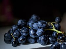 ಕಪ್ಪು ದ್ರಾಕ್ಷಿಯಲ್ಲಿರುವ ಆರೋಗ್ಯ ಹಾಗೂ ಸೌಂದರ್ಯ ಪ್ರಯೋಜನಗಳು 