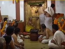 ಹಿಂದೂ ದೇವಸ್ಥಾನಗಳಲ್ಲಿ ಪುರುಷರು ಪ್ರವೇಶಿಸುವ ಮುನ್ನ ಯಾಕೆ ಶರ್ಟ್‍ಗಳನ್ನು ತೆಗೆದು ಹೋಗಬೇಕು? 