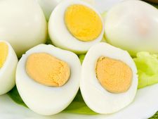  ಮೊಟ್ಟೆ ತಿಂದು ಪ್ರಾಣ ಕಳೆದುಕೊಂಡ ವ್ಯಕ್ತಿ