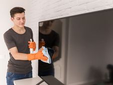 ಫ್ಲ್ಯಾಟ್‌ ಟಿವಿ ಸ್ವಚ್ಛ   ಹೀಗೆ ಮಾಡದಿದ್ದರೆ ಹಾಳಾಗುವುದು