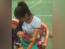 ಆಟದ ನಡುವೆ ಮಗುವಿಗೆ ಎದೆ ಹಾಲುಣಿಸಿದ ವಾಲ್‌ಬಾಲ್‌ ಆಟಗಾರ್ತಿ, ಫೋಟೋ ವೈರಲ್