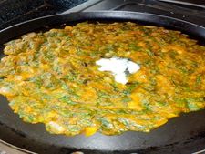 ಮಳೆಗಾಲವನ್ನು ಎಂಜಾಯ್ ಮಾಡಲು ಕೆಸುವಿನ ಸೊಪ್ಪಿನ ರೊಟ್ಟಿ ರೆಸಿಪಿ