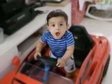 ಪಾರ್ಟಿ ಮೂಡ್‌ನಲ್ಲಿ ಜೂ. ಯಶ್, ಮ್ಯೂಸಿಕ್‌ಗೆ ಸಕತ್ ಸ್ಟೆಪ್