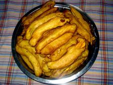 ಕೇರಳ ಶೈಲಿ ಪಯಂಪುರಿ(ಬಾಳೆಹಣ್ಣಿನ ಬಜ್ಜಿ) ರೆಸಿಪಿ