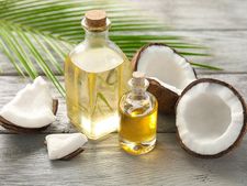 ಹೊಟ್ಟೆಯ ಕೊಬ್ಬು ಕರಗಿಸಲು ನಿಮಗೆ ಸಹಾಯ ಮಾಡುತ್ತೆ ತೆಂಗಿನೆಣ್ಣೆ!!! 