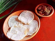 ಕರಾವಳಿ ಸ್ಪೆಷಲ್: ಚಿಕನ್ ಸುಕ್ಕಾಗೆ ಒಳ್ಳೆ ಕಾಂಬಿನೇಷನ್ ಈ ಕಪ್ಪರೊಟ್ಟಿ/ಓಡುದೋಸೆ ರೆಸಿಪಿ