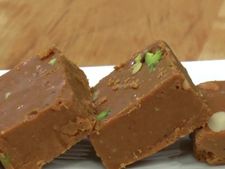 Besan Barfi Recipe: ಸ್ವೀಟ್ ಪ್ರಿಯರಿಗಾಗಿ ದಿಢೀರ್ ಕಡಲೆಹಿಟ್ಟಿನ ಬರ್ಫಿ