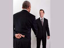 ಈ 4 ರಾಶಿಯವರನ್ನು ಜನ ಸುಲಭವಾಗಿ ಯಾಮಾರಿಸುತ್ತಾರೆ...ನೀವು ಈ ರಾಶಿಯವರೇ? ಹುಷಾರು ಕಣ್ರಿ!