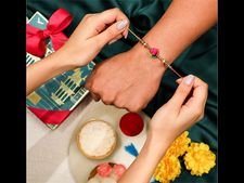 Raksha Bandhan 2022: ರಕ್ಷಾಬಂಧನದಂದು ಸಹೋದರನ ಸುರಕ್ಷತೆಗಾಗಿ ಸಹೋದರಿಯರು ಈ ದೇವರನ್ನು ಪ್ರಾರ್ಥಿಸಿ