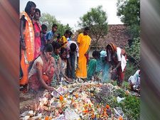 ನಾಗರ ಪಂಚಮಿ ಹಬ್ಬ 2022: ನಿಮ್ಮ ರಾಶಿಗೆ ತಕ್ಕಂತೆ ಈ ಮಂತ್ರ ಪಠಿಸಿದರೆ ಪೂಜೆ ಹೆಚ್ಚು ಫಲಪ್ರದ