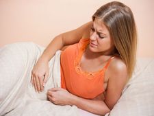 ಚಳಿಗಾಲದಲ್ಲಿ  ಮುಟ್ಟಿನ ಹೊಟ್ಟೆ ನೋವು ಹೆಚ್ಚಾಗಿರುತ್ತದೆ ಏಕೆ? ಹೊಟ್ಟೆ ನೋವು ಕಡಿಮೆ ಮಾಡಲು ಮನೆಮದ್ದುಗಳು