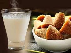 ಬಿಸಿಹಾಲಿಗೆ ಬೆಲ್ಲ ಹಾಕಿ ಕುಡಿದರೆ ತೂಕ ಇಳಿಸಬಹುದಂತೆ..!