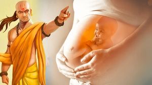 ಈ ನಾಲ್ಕು ಸಂಗತಿಗಳು ಗರ್ಭದಲ್ಲಿರುವಾಗಲೇ ನಿರ್ಧಾರವಾಗುತ್ತೆ ಅಂತಾರೆ ಚಾಣಕ್ಯ..! 