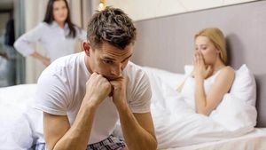 ಅನೈತಿಕ ಸಂಬಂಧವಿದೆ ಎಂದು ಸೂಚಿಸುವ ಪತಿಯ ನಡವಳಿಕೆಗಳಿವು