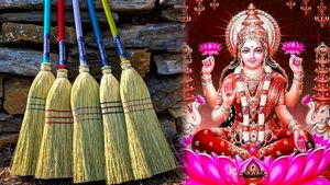 ಪೊರಕೆಯನ್ನು ಈ ರೀತಿ ಬಳಸ್ಬೇಡಿ! ಲಕ್ಷ್ಮೀ ನಿಮ್ಮ ಮನೆಯನ್ನು ಬಿಟ್ಟು ಹೋಗುತ್ತಾಳೆ