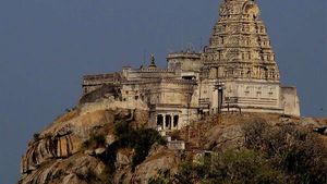 ಮಂಡ್ಯದ ಚೆಲುವರಾಯ ಸ್ವಾಮಿ ದೇವಾಲಯ: ಇಲ್ಲಿ ಮುಸ್ಲಿಂ ರಾಜಕುಮಾರಿಯಾಗಿದ್ದ ಬಿಬಿ ನಾಚಿಯಾರ್‌ಗೆ  ಪೂಜೆ ಸಲ್ಲಿಸಲಾಗುವುದು