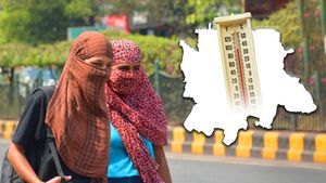 ಬೆಂಗಳೂರಿನಲ್ಲಿ ದಾಖಲೆ ಬರೆದ ಉಷ್ಣಾಂಶ: ಬಿಸಿಲಿನಲ್ಲಿ ಓಡಾಡಿದರೆ ಆರೋಗ್ಯ ಜೋಪಾನ!