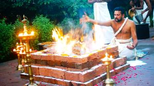 ಹೋಮ-ಹವನ ಮಾಡುವಾಗ ಸ್ವಾಹಾ ಹೇಳೋದ್ಯಾಕೆ? ಇದರ ಹಿಂದಿನ ಸ್ವಾರಸ್ಯಕರ ಕಥೆಯೇನು? 