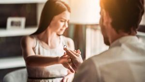 ನಿಮ್ಮಲ್ಲಿ ಈ ಲಕ್ಷಣಗಳಿದ್ದರೆ ಮದುವೆಯಾಗೋ ತಪ್ಪು ಖಂಡಿತ ಮಾಡದಿರಿ !