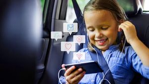 ಮಕ್ಕಳು ಮೊಬೈಲ್‌ನಲ್ಲಿ ಮುಳುಗಿ ಹೋಗಿದ್ದಾರಾ? ಹಾಗಾದ್ರೆ ಈ ಟಿಪ್ಸ್ ಫಾಲೋ ಮಾಡಿ