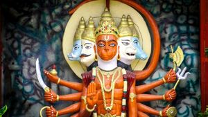 ಹನುಮಾನ್‌  ಜಯಂತಿ 2023:  ಹನುಮಂತನ ಪೂಜೆಗೆ ಸಾಮಗ್ರಿ  ಹಾಗೂ ಹನುಮಾನ್ ಚಾಲೀಸಾ  ಪಠಿಸುವಾಗ ಈ ತಪ್ಪು ಮಾಡದಿರಿ