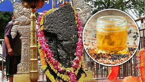  ಜನರು ಶನಿ ದೇವನಿಗೆ ಸಾಸಿವೆಯೆಣ್ಣೆ ಅರ್ಪಿಸುವುದು ಏಕೆ?